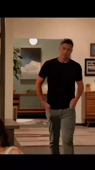 lucy mochi, lillie nue